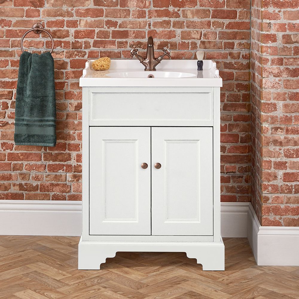 traditional bathroom vanity